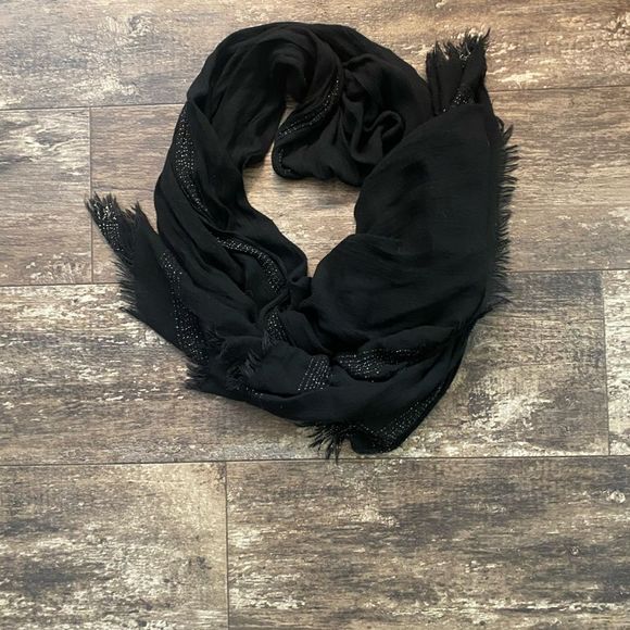 White House Black Market Scarf - Picture 6 of 6